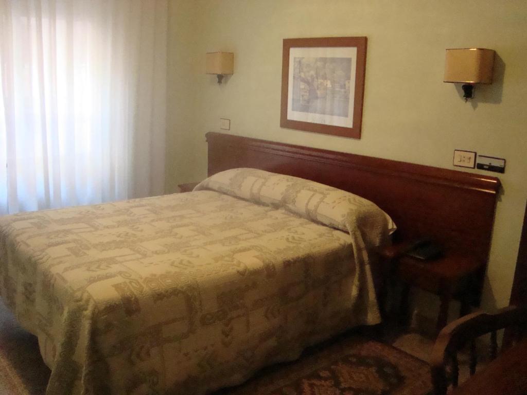 Avenida Gijon Centro Hotell Rom bilde